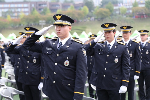 중앙경찰학교는 27일 충북 청주시 교내 대운동장에서 신임 경찰 314기 졸업식을 개최했다고 밝혔다. /경찰청 제공