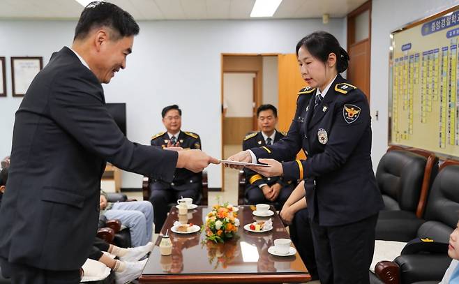 윤 대통령, 다자녀 양육 순경 신규 임용 축하 서한 전달 /사진=뉴스1