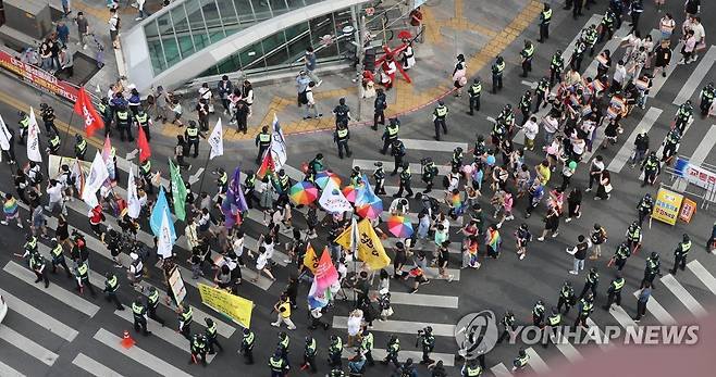 대구 퀴어문화축제 퍼레이드 [연합뉴스 자료사진]