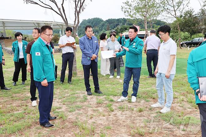 영동군의회 행정사무조사특별위원회 현장조사 모습 (영동군의회 제공) /뉴스1