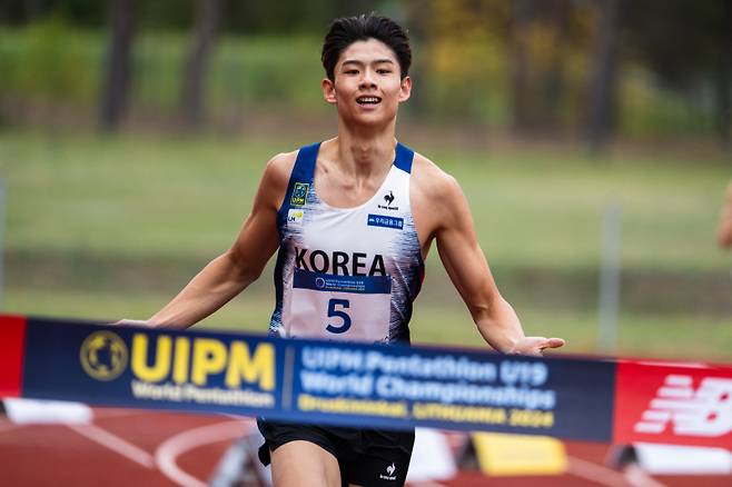 UIPM U-19 세계선수권대회 정상에 오른 임태경. 사진=대한근대5종연맹