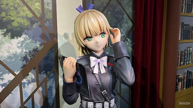 ▲ 들어서면 나나세 나나미가 반겨준다