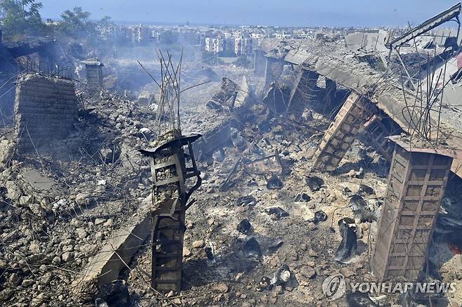 이스라엘군 공습에 초토화된 건물 (EPA 연합뉴스) 28일(현지시간) 이스라엘군 공습에 레바논 수도 베이루트 남쪽의 건물이 무너져 내린 모습. 2024.9.29 dk@yna.co.kr