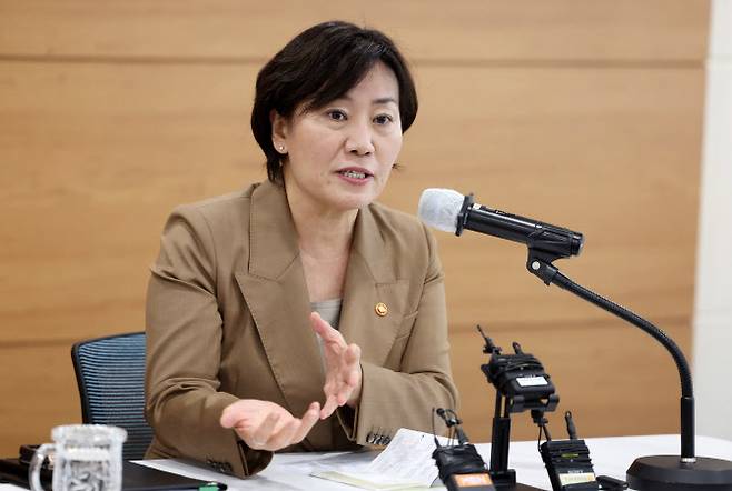 송미령 농림축산식품부 장관이 30일  정부세종청사에서 기자들과 만나 발언을 하고 있다.(사진=농식품부)