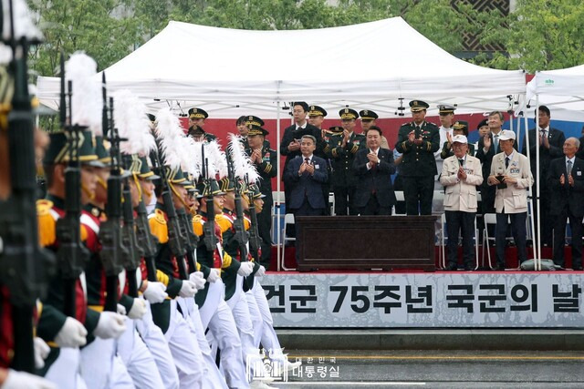 지난해 9월26일 윤석열 대통령이 서울 숭례문~광화문 도심에서 제75주년 국군의 날 시가행진을 주관하고 있다. 대통령실 누리집