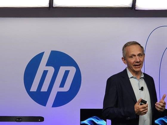 24일(현지시간) 미국 캘리포니아 주 팔로알토 HP 본사에서 엔리케 로레스 HP 최고경영자(CEO)가 발표하고 있다. 팔로 알토=이희권 기자