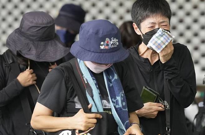 [도쿄=AP/뉴시스] 일본 도쿄 우에노동물원에 있던 자이언트 판다 두 마리가 29일 중국으로 돌아갔다고 현지 공영 NHK가 보도했다. 2024.09.28. *재판매 및 DB 금지