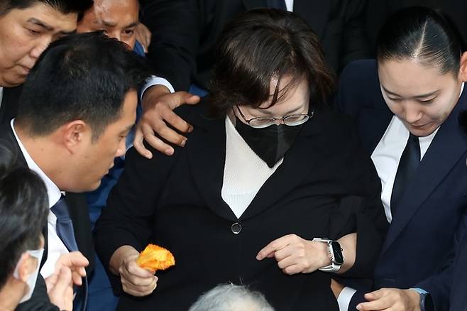 이태원 참사 부실 대응 혐의를 받는 박희영 서울 용산구청장이 30일 오후 서울 마포구 서울서부지방법원에서 열린 선고공판 후 법원을 나서고 있다. 뉴스1