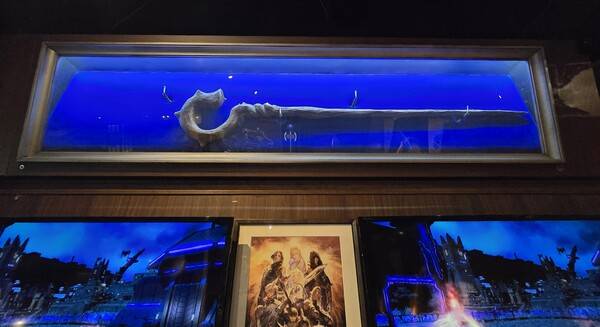 - 소품 하나하나의 퀄리티가 대박이다