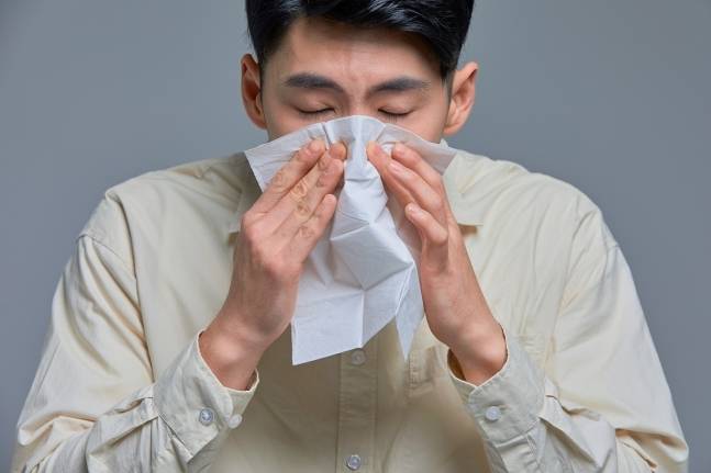 시리아에서 교통사고로 머리를 다친 후 치료를 받지 않았던 20대 남성의 코에서 6년간 흘러나온 콧물이 알고 보니 뇌척수액인 것으로 드러나 충격을 주고 있다. 게티이미지뱅크