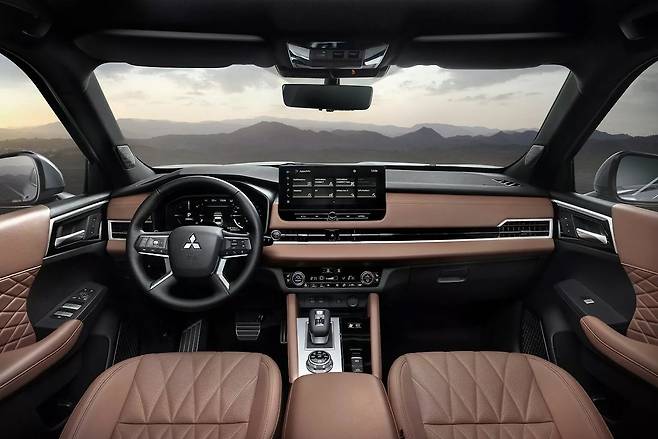 2025 미쓰비시 아웃랜더