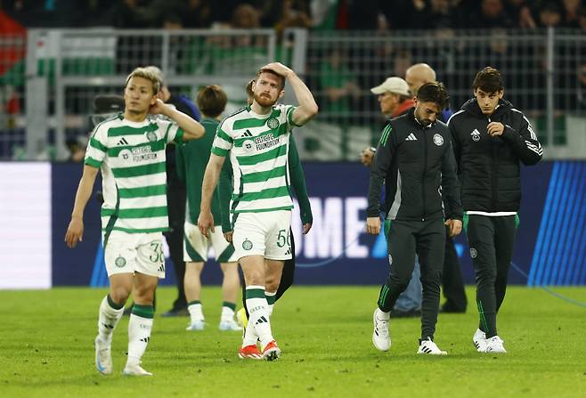 Soccer Football - Champions League - Borussia Dortmund v Celtic - Signal Iduna Park, Dortmund, Germany - October 1, 2024  Celtic's Anthony Ralston looks dejected after the match REUTERS/Leon Kuegeler<저작권자(c) 연합뉴스, 무단 전재-재배포, AI 학습 및 활용 금지>