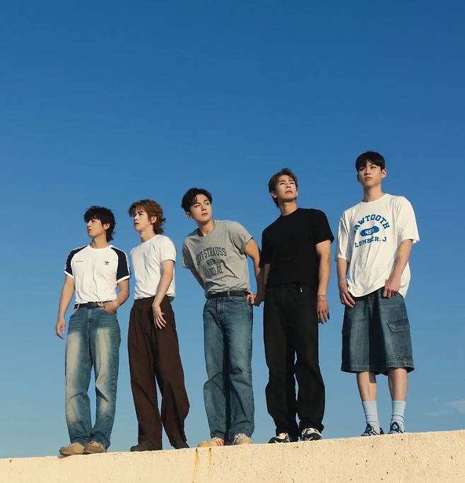 From left: Trot idol group Mytro members Tey, Shohei, Seo Woo-hyeok, Jung Yoon-jae and Im Chae-pyoung (SM Entertainment)