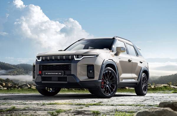 더 뉴 토레스 블랙에디션 사진 KG 모빌리티