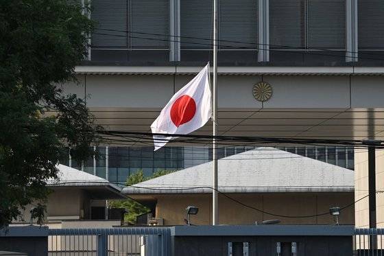 중국 베이징의 일본 대사관. AFP=연합뉴스