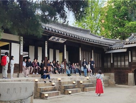 '달밤의 운현궁' 행사에 참석한 시민들 [서울시 제공. 재판매 및 DB 금지]