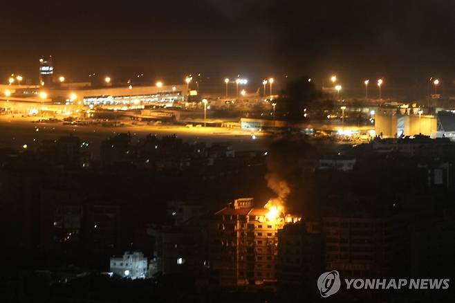 폭격받은 레바논 수도 베이루트 인근 다히예 [AP 연합뉴스 자료 사진. 재판매 및 DB 금지]