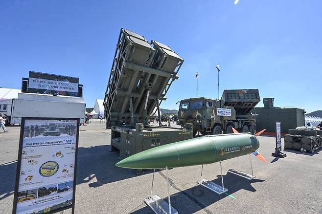 지난 4일 충남 계룡대에서 열린 지상군페스티발에 전시된 전술지대지유도무기(KTSSM). 육군 제공