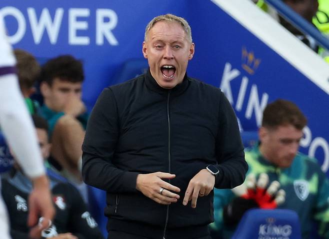 레스터 스티브 쿠퍼 감독. <저작권자(c) 연합뉴스, 무단 전재-재배포, AI 학습 및 활용 금지>