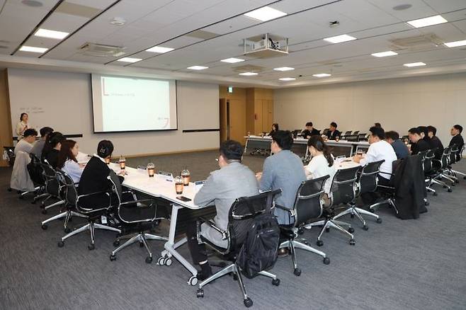 한국경영자총협회와 고용노동부가 7일 LG AI연구원에서 '청년도약 멤버십 네트워크 현장회의'를 진행하고 있다. ⓒ한국경영자총협회