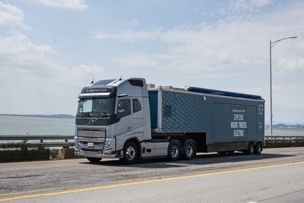 볼보 FH 에어로 글로브 트로터&nbsp; 사진 볼보트럭