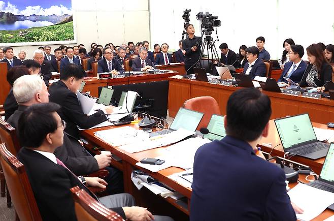 7일 국회에서 열린 외교통일위원회 국정감사. 연합뉴스