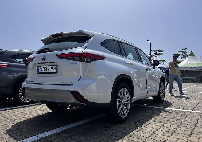 사진 : 토요타 하이랜더