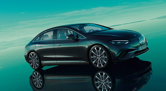 벤츠&nbsp; 'The new EQE'