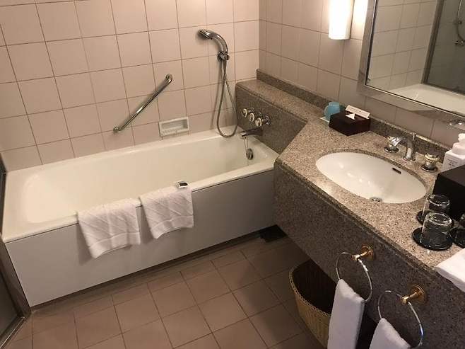 0490f719b1836ffe20b5c6b236ef203e4bbe814437634358