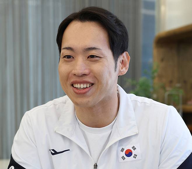 원유민 국제패럴림픽위원회(IPC) 선수위원이 지난 3일 서울 강남구 한 카페에서 “IPC 선수위원장에 도전하겠다”는 포부를 밝히고 있다. 남정탁 기자