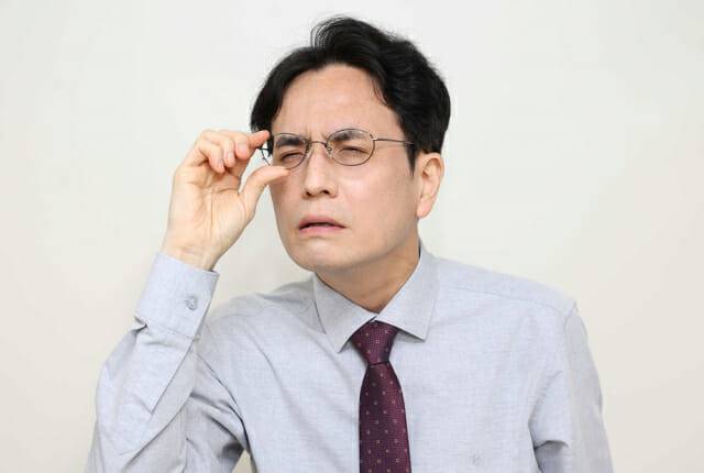 40대 이상은 정기 검진을 통해 안질환을 발견하고 조기에 치료하는 것이 중요하다 (제공= 김안과병원)