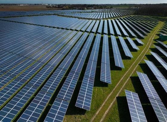 지난 3월18일(현지시각) 영국의 한 태양광 발전 단지. 본 기사 내용과 직접 관련은 없음. 연합뉴스