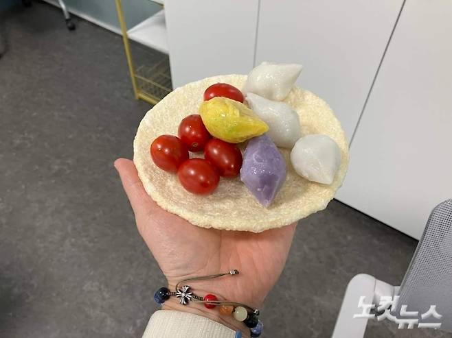 환경을 생각한 뻥튀기 접시와 간식은 참가자들의 큰 호응을 얻었다. 순천생태학교 제공