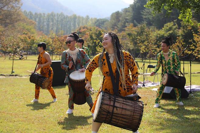 남이섬 문화공연 장면. 남이섬 제공