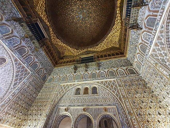 알카사르 내부&nbsp; &nbsp; 필자 제공