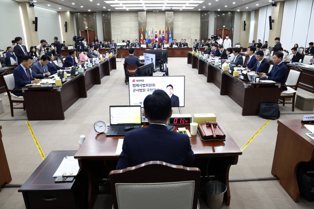 11일 오후 국방부에서 법제사법위원회 군사법원 대상 국정감사가 열리고 있다. 연합뉴스