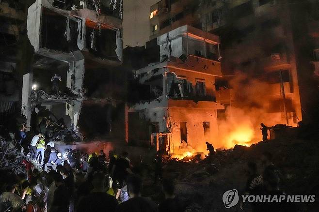 이스라엘군이 폭격한 레바논 수도 베이루트의 빌딩 [AP 연합뉴스. 재판매 및 DB 금지]