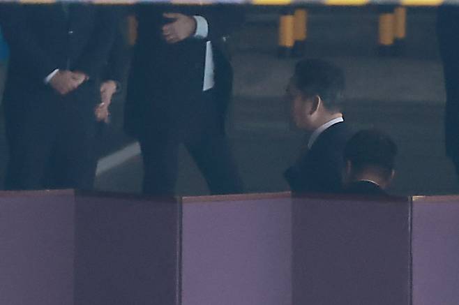 이재용 삼성전자 회장이 13일 오후 서울 광진구 워커힐 호텔 비스타홀에서 열린 SK그룹 최태원 회장의 차녀 민정 씨의 결혼식에 참석하고 있다. /뉴스1