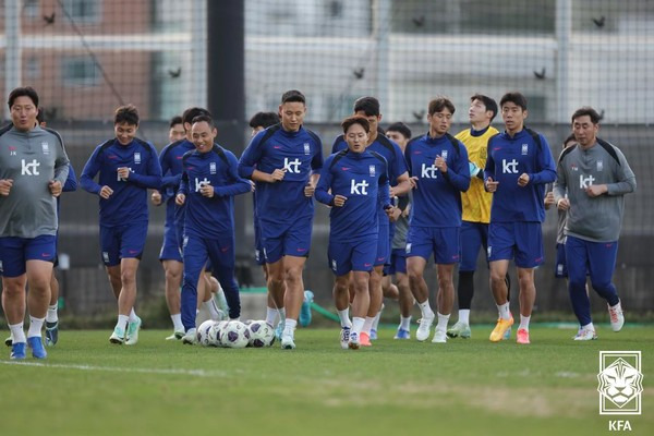 이승우(가운데, 남자 축구대표팀). 대한축구협회 제공