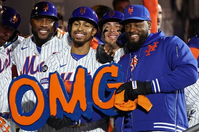 프란시스코 린도어와 메츠 선수들. AFP·연합뉴스