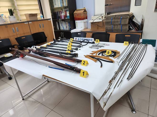 해경에 압수된 불법 어구. /해양경찰청