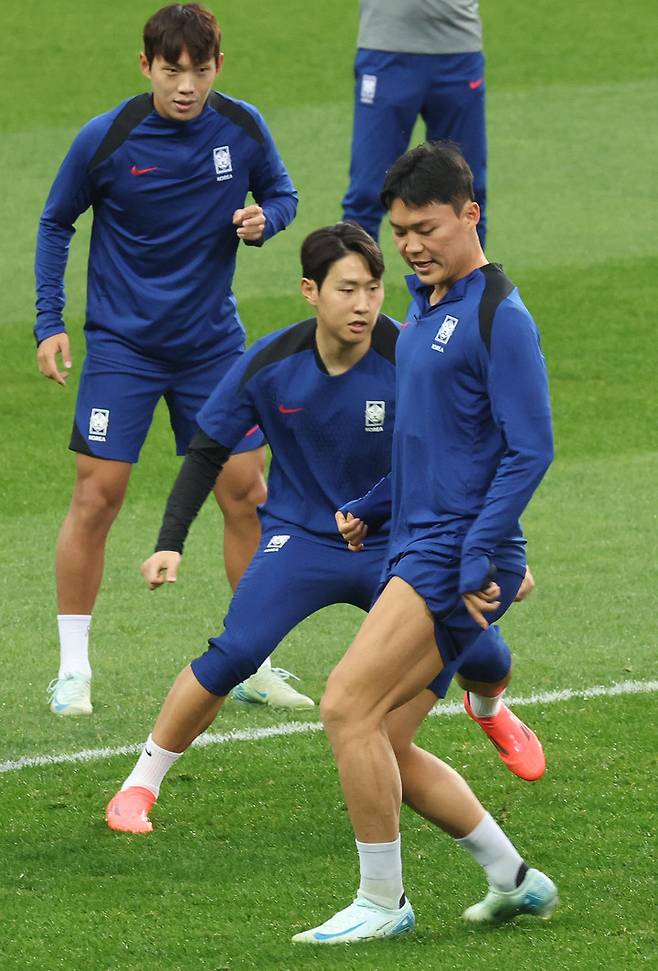 훈련을 진행하고 있는 한국 축구대표팀