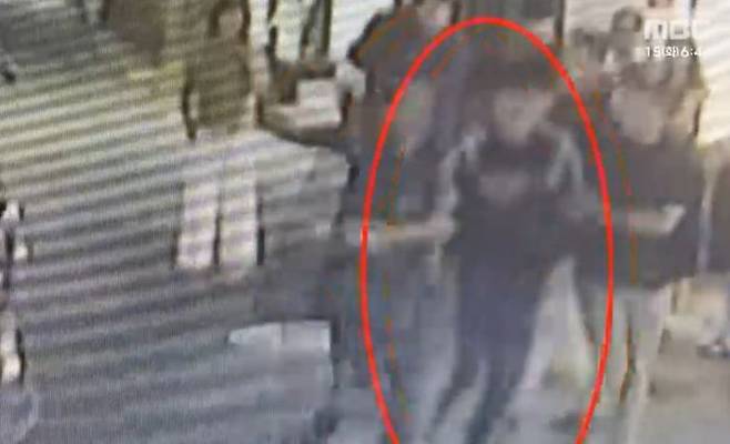 사건 당시 경찰에 체포되는 A씨. ⓒMBC