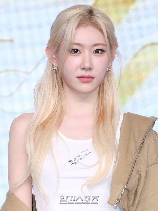 그룹 있지 채령이 15일 오후 서울 영등포구 콘래드 호텔에서 열린 새 미니 앨범 'GOLD' 발매 기념 기자간담회에서 포즈를 취하고 있다. ‘GOLD’는 “Our World is still different”라는 테마를 기반으로 앨범명처럼 찬란히 빛나는 ITZY의 이야기와 음악을 담았다. 서병수 기자 qudtn@edaily.co.kr /2024.10.15/