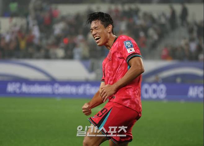 홍명보 감독이 이끄는 한국 축구대표팀이 15일 오후 용인미르스타디움에서 2026 북중미 월드컵 아시아지역 3차예선 이라크와 경기를 펼쳤다. 오세훈이 전반 첫골을 성공시키고 환호하고있다. 용인=정시종 기자 capa@edaily.co.kr /2024.10.15.