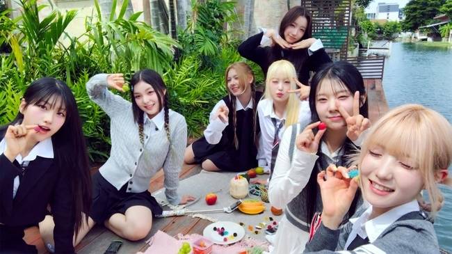 아이즈원 출신 히토미까지…김재중 걸그룹 세이마이네임 베일 벗었다