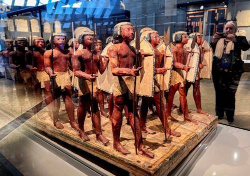 일부 시범 개관한 이집트 대박물관 유물 [로이터=연합뉴스]