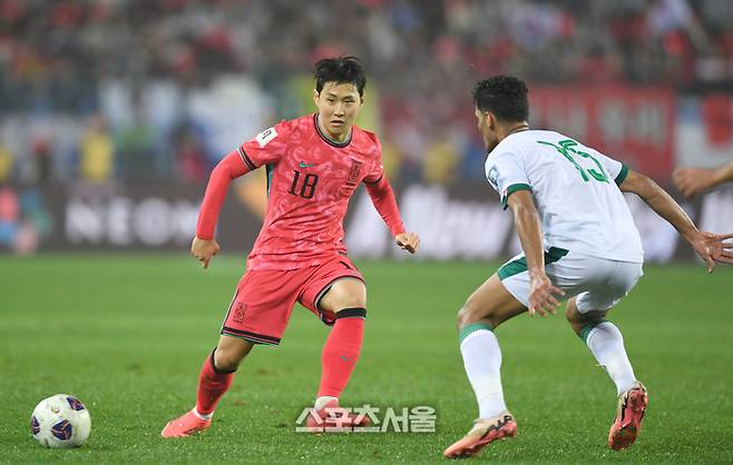 이강인이 15일 용인 미르스타디움에서 열린 2026 FIFA 북중미 월드컵 아시아 3차 예선 이라크와 경기에서 패스를 하고 있다. 용인 | 최승섭기자 thunder@sportsseoul.com