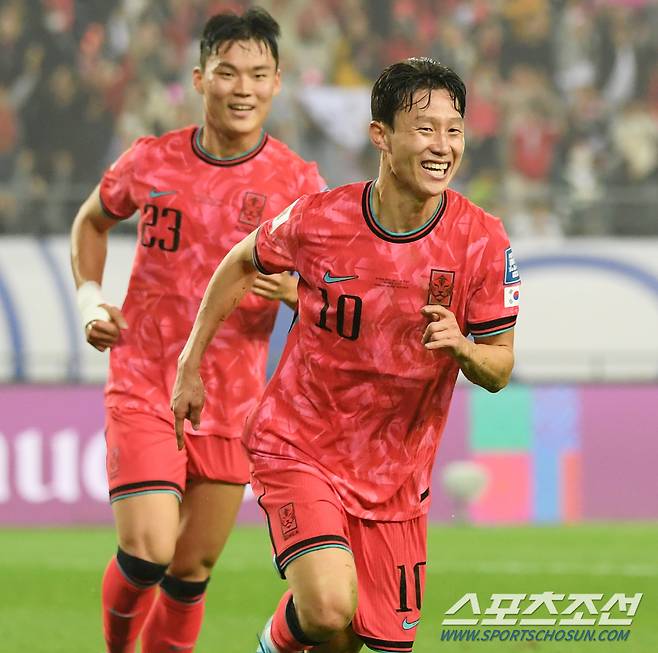 2026 FIFA 북중미월드컵 아시아 지역 3차 예선 B조 4차전 대한민국과 이라크의 경기가 15일 용인미르스타디움에서 열렸다. 이재성이 추가골을 넣은 뒤 환호하고 있다. 용인=박재만 기자 pjm@sportschosun.com/2024.10.15/