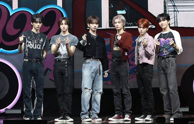 보이넥스트도어(BOYNEXTDOOR) 태산(왼쪽부터)과 성호, 명재현, 이한, 리우, 운학 /뉴스1